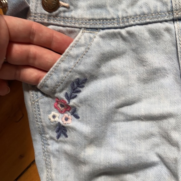 *4/$20* OshKosh B’gosh Embroidered Denim Overalls - Picture 3 of 7